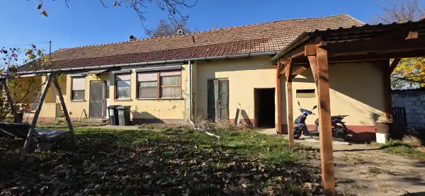 Eladó családi ház, Baracs 2 szoba 60 m² 30 M Ft