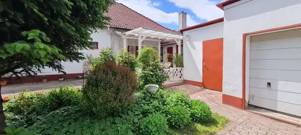 Eladó családi ház, Dunaújváros 3 szoba 90 m² 63.9 M Ft
