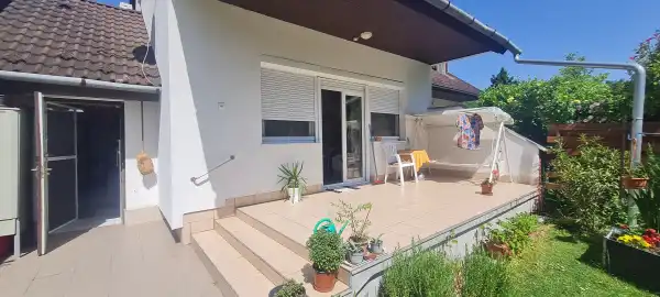 Eladó családi ház, Dunaújváros 2+2 szoba 96 m² 69 M Ft