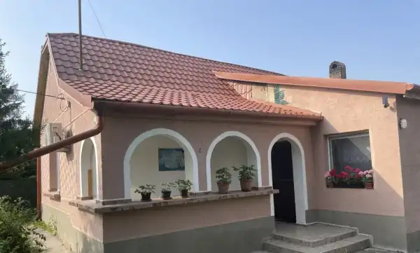 Eladó családi ház, Nagyvenyim 2 szoba 77 m² 27.9 M Ft