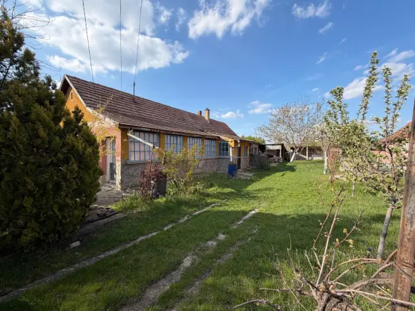 Eladó családi ház, Rácalmás 2 szoba 78 m² 19.9 M Ft