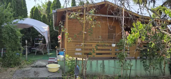 Eladó nyaraló, Dunaújváros 1 szoba 18 m² 16.5 M Ft
