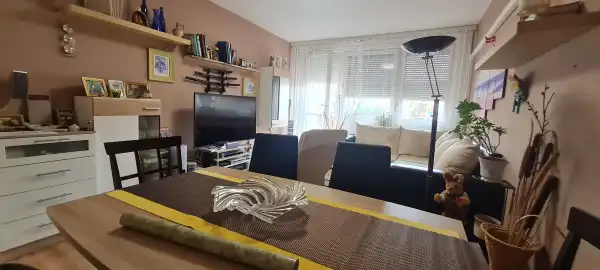 Eladó panellakás, Dunaújváros 2 szoba 57 m² 27.5 M Ft