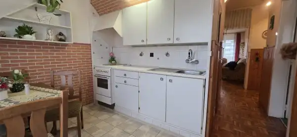 Eladó panellakás, Dunaújváros 1+1 szoba 44 m² 28.5 M Ft