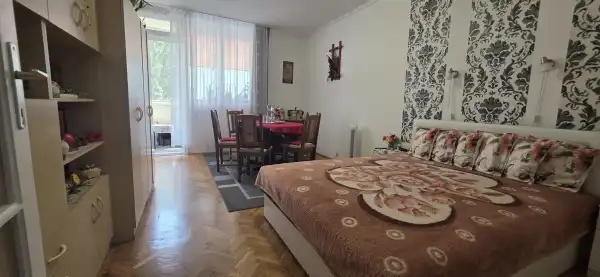 Eladó panellakás, Dunaújváros 2 szoba 49 m² 32 M Ft