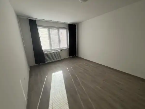Eladó panellakás, Dunaújváros 1+1 szoba 34 m² 28.7 M Ft