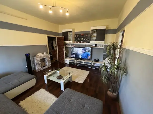 Eladó téglalakás, Dunaújváros 2 szoba 50 m² 33.5 M Ft